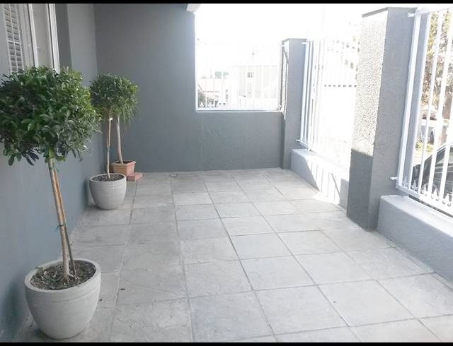 2 bed property to rent in WOODSTOCK